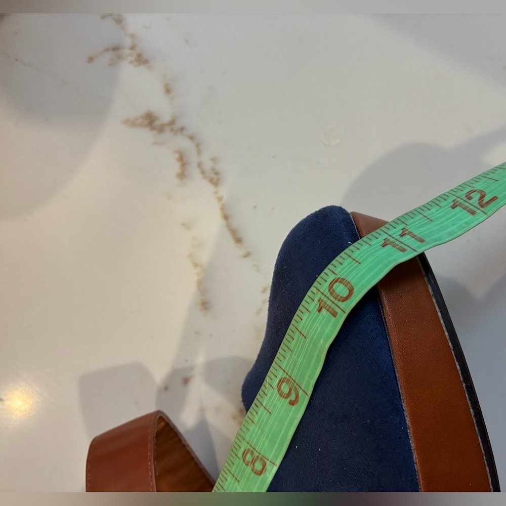 Navy blue and tan heels size 11 - Picture 4 of 5